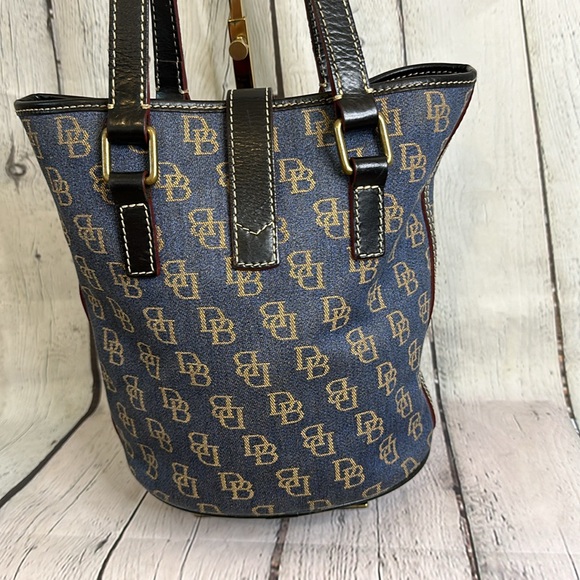 Dooney & Bourke denim north/south bucket bag - Picture 3 of 11
